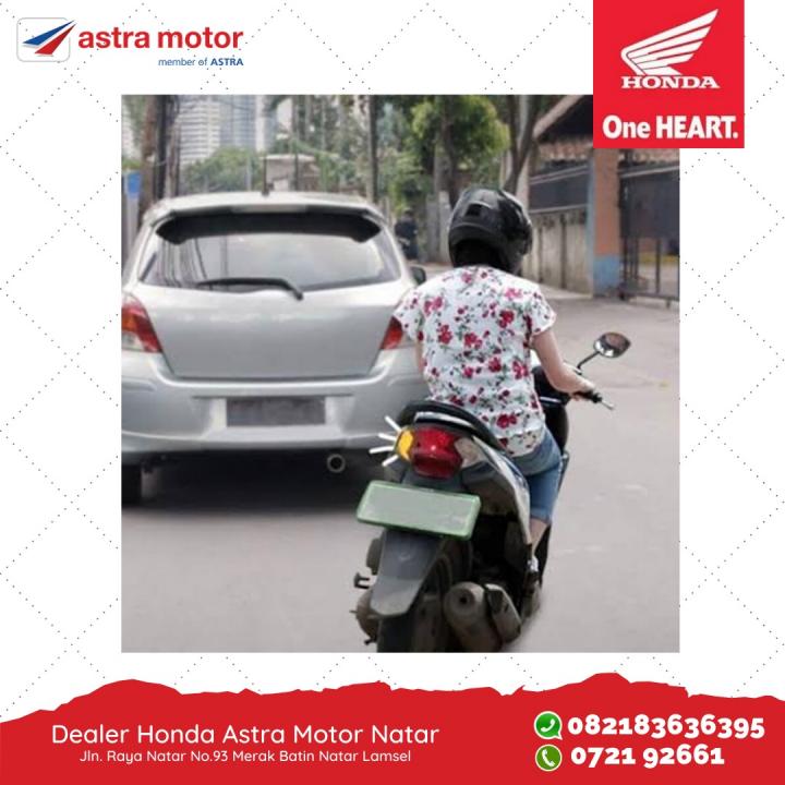 Ini Etika Menyalakan Sen Waktu Naik Motor